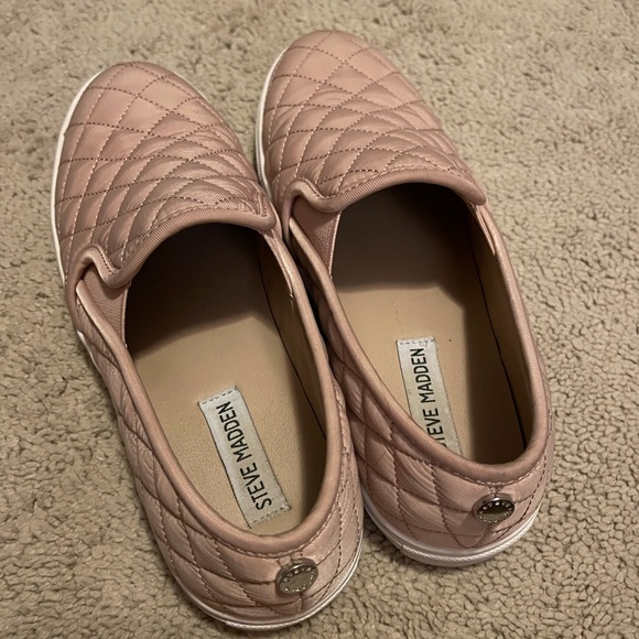 Steve Madden slip ons - Picture 2 of 5
